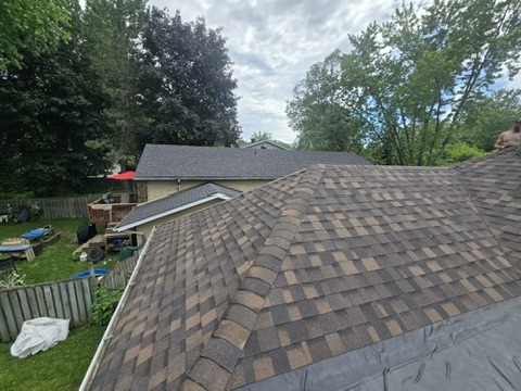 Completed architectural shingles with ridge cap detail by 905 Roofing Inc. in Durham Region and the GTA