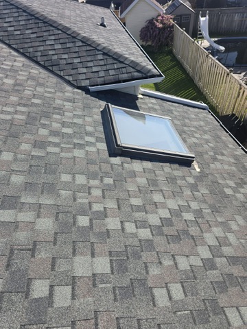 Steep finished roof with ridge cap and vents by 905 Roofing Inc. in Durham Region and the GTA